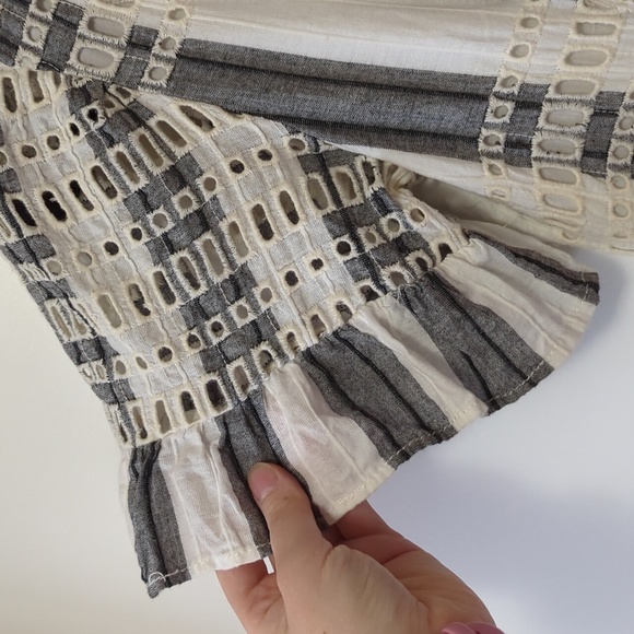 Anthropologie ett twa Eyelet Romper - Size 0 - Picture 5 of 12